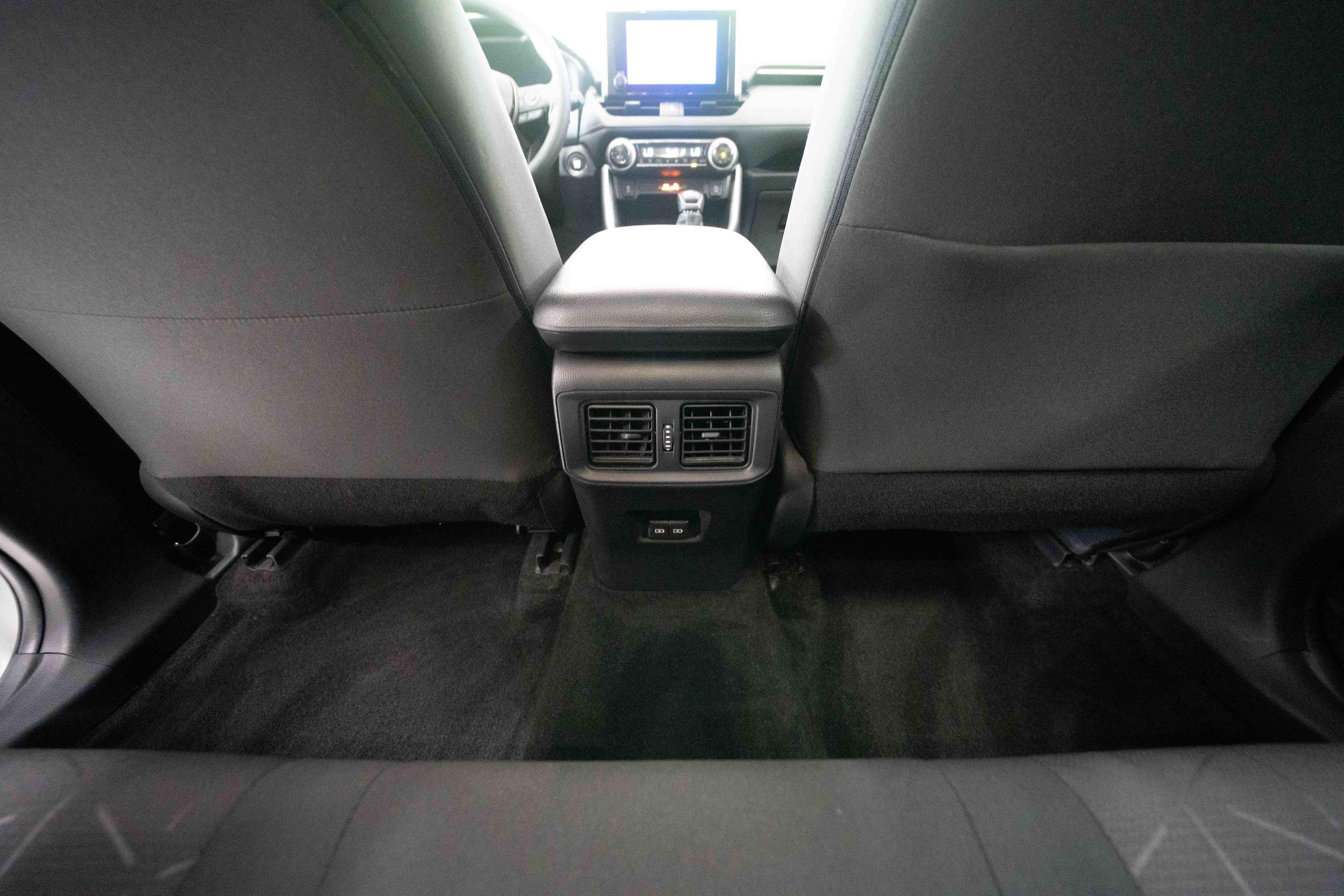 Used 2023 Toyota RAV4 XLE AWD/4WD image 22