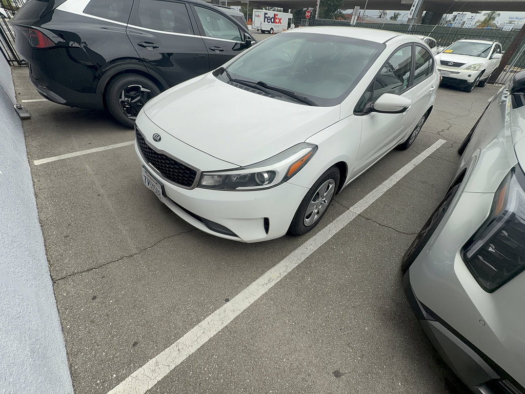 Used 2017 Kia Forte LX FWD image 2