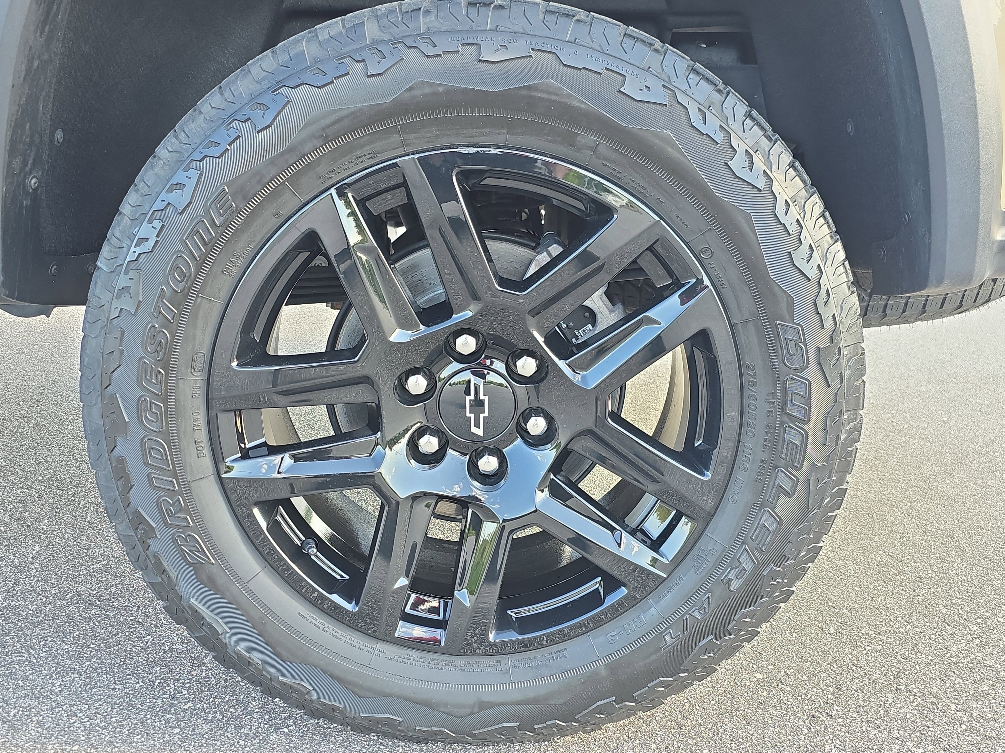Used 2024 Chevrolet Colorado Trail Boss w/ Technology Package AWD/4WD image 30