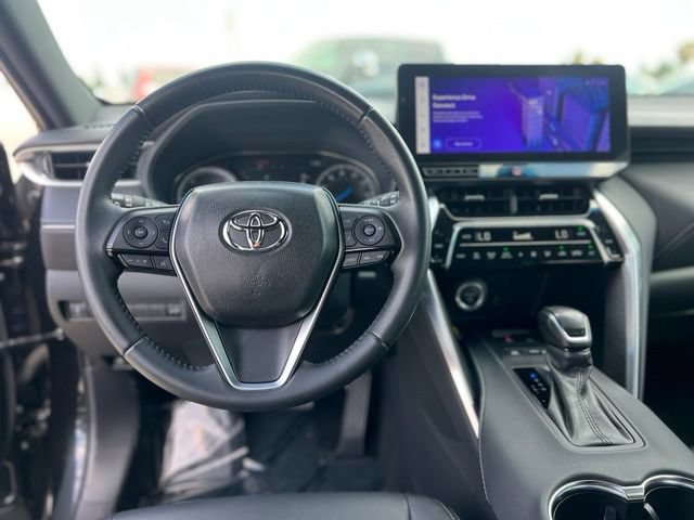 Used 2023 Toyota Venza Nightshade AWD/4WD image 13