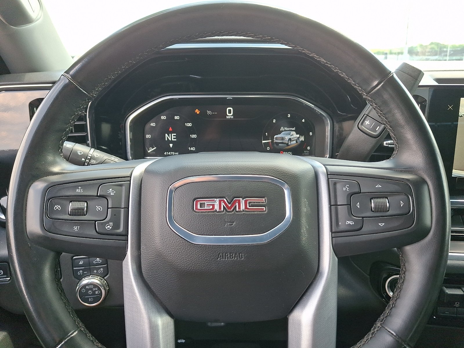 Used 2025 GMC Sierra 1500 SLT AWD/4WD image 19