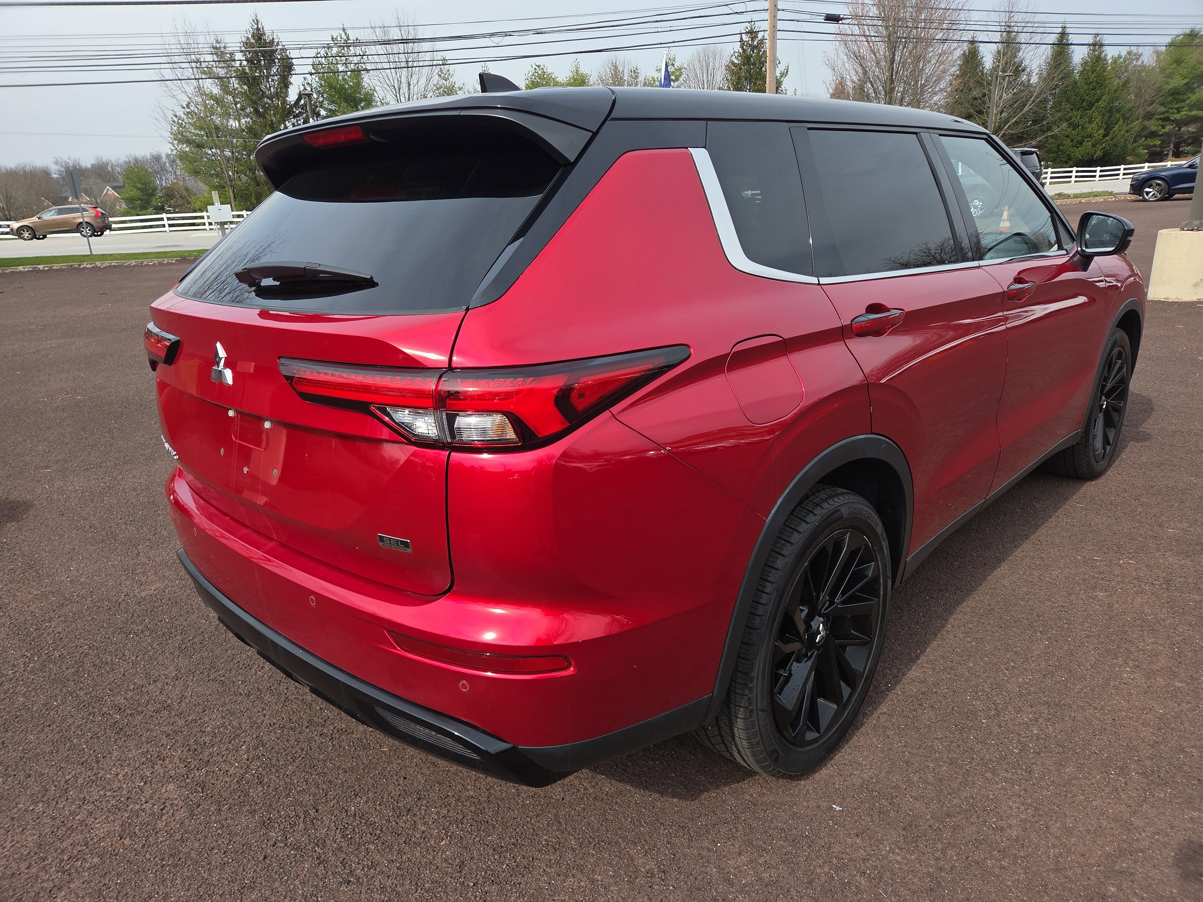 Used 2023 Mitsubishi Outlander SEL FWD image 3
