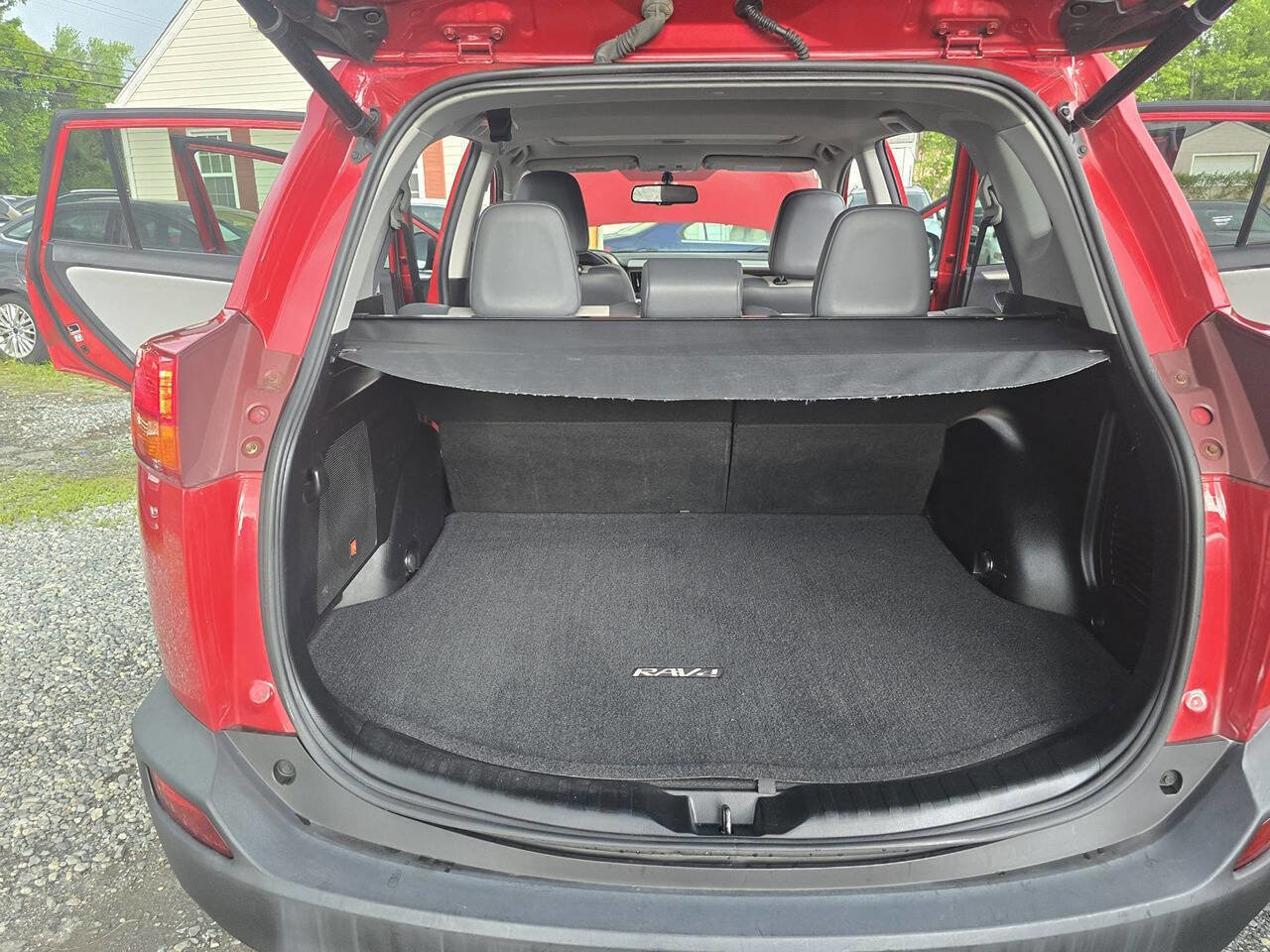 Used 2015 Toyota RAV4 Limited image 12
