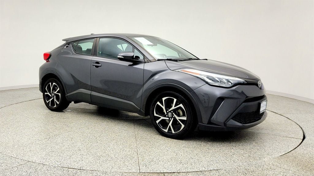 Used 2021 Toyota C-HR XLE FWD image 3