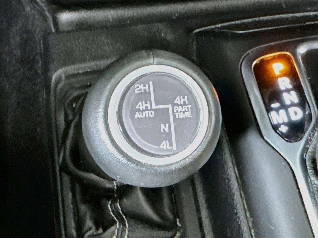 Used 2021 Jeep Wrangler Unlimited Sahara w/ Cold Weather Group AWD/4WD image 20