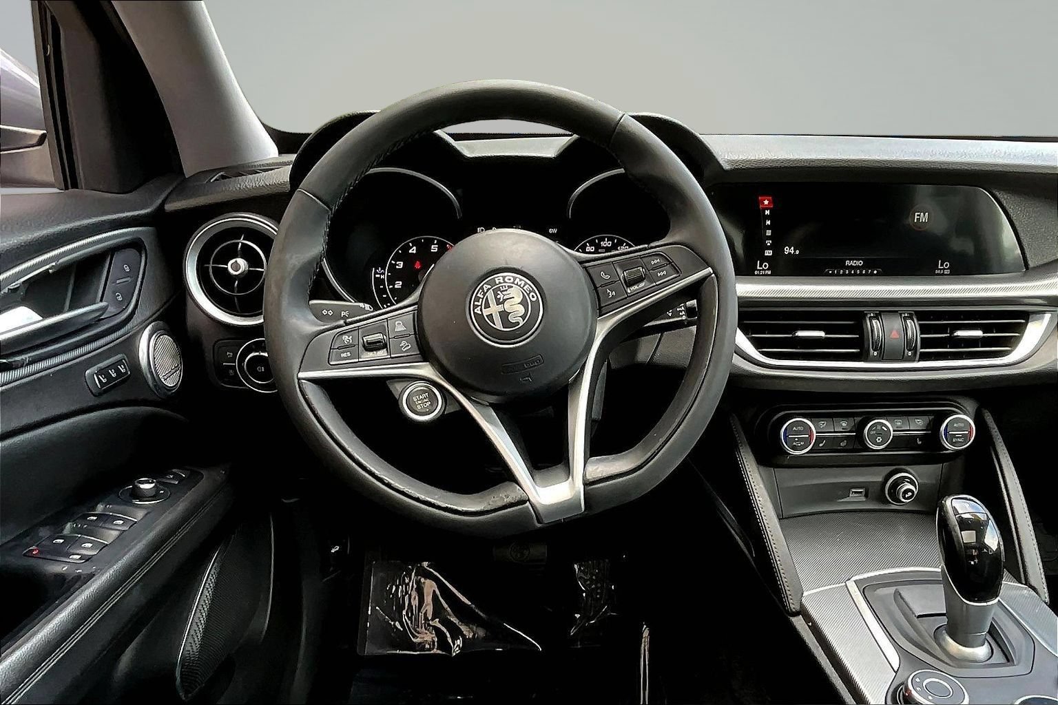 Used 2018 Alfa Romeo Stelvio Ti AWD/4WD image 8
