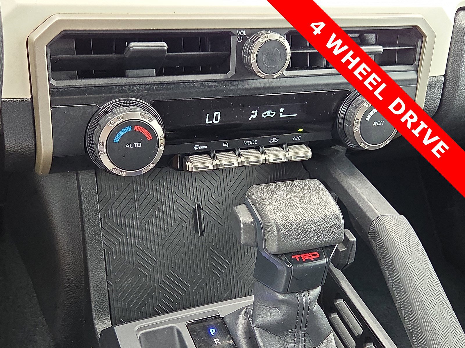 Used 2024 Toyota Tacoma TRD Off-Road image 19