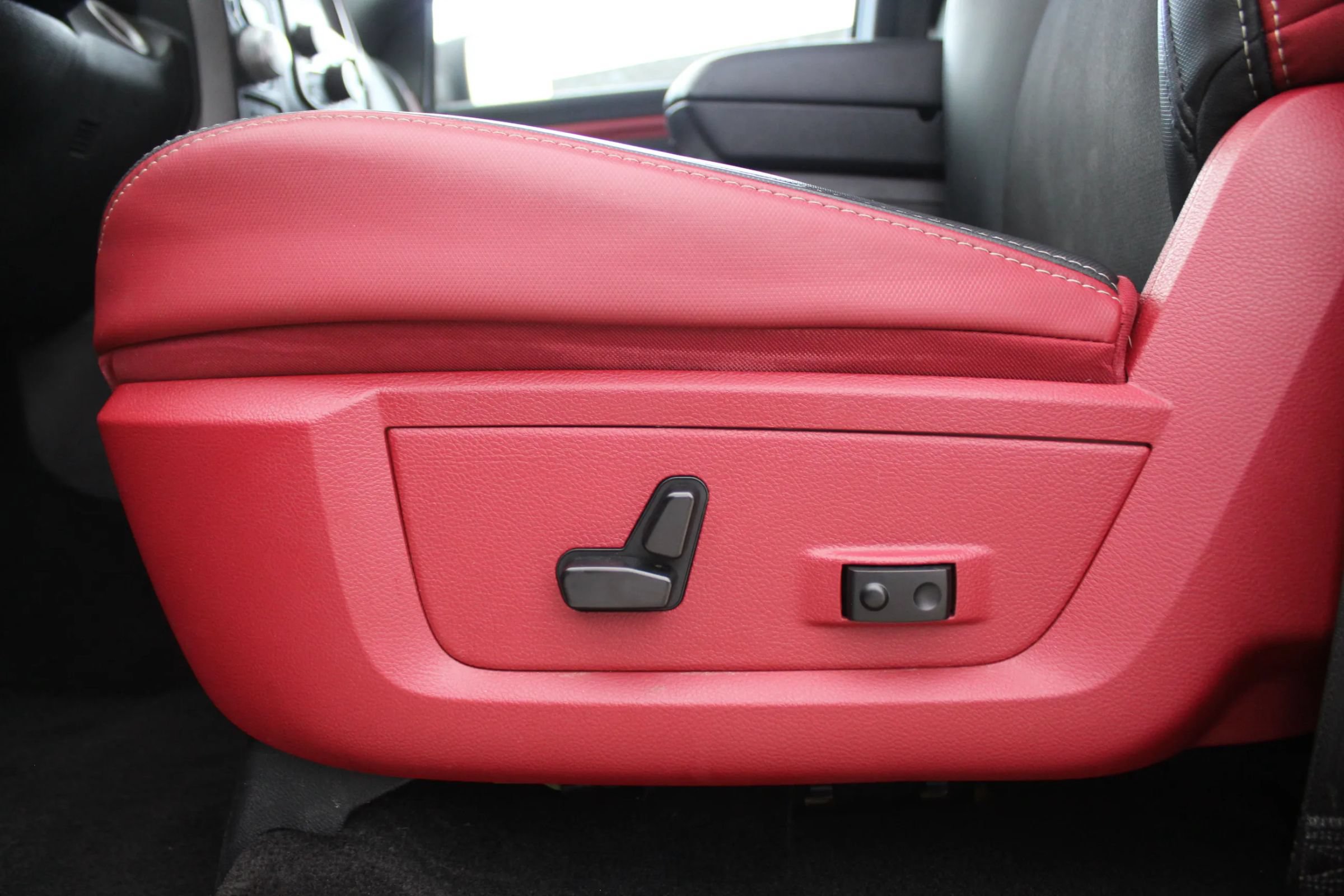 Used 2016 RAM 1500 Rebel w/ Luxury Group AWD/4WD image 13