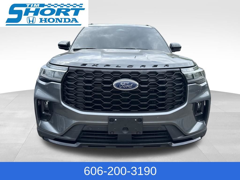 Used 2025 Ford Explorer ST-Line w/ Premium Package image 2