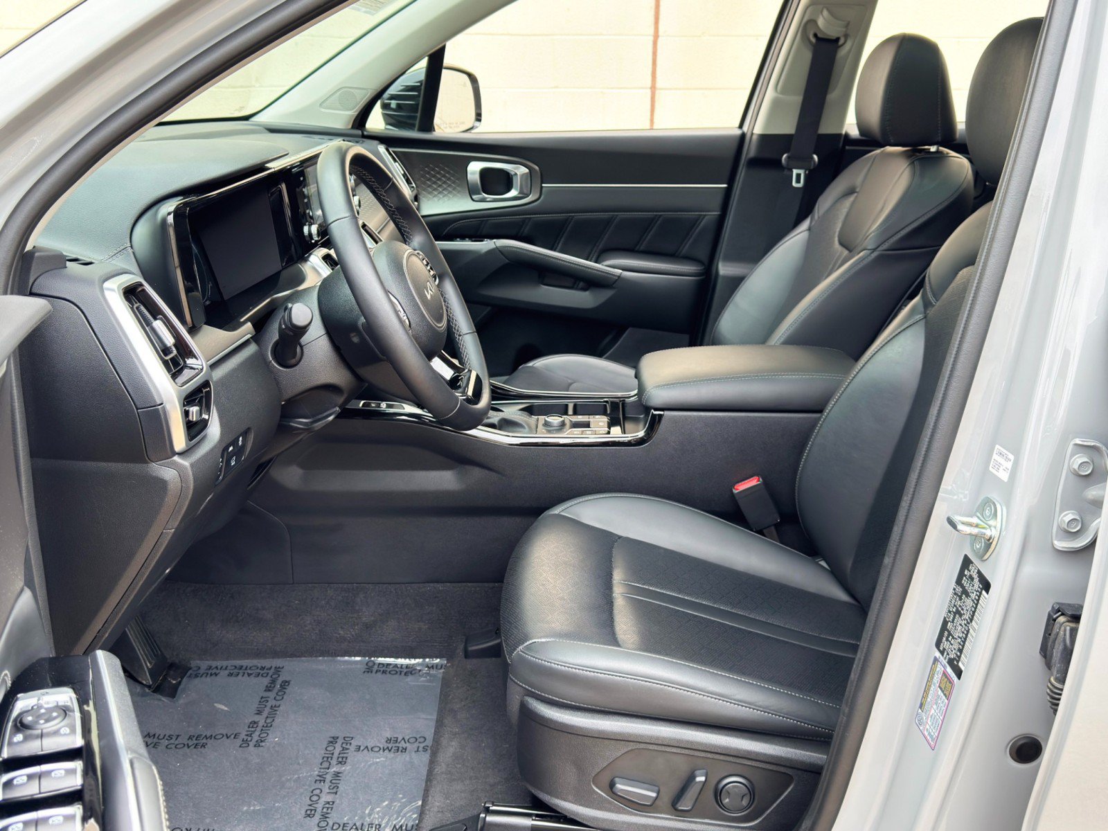 Used 2023 Kia Sorento SX AWD/4WD image 16