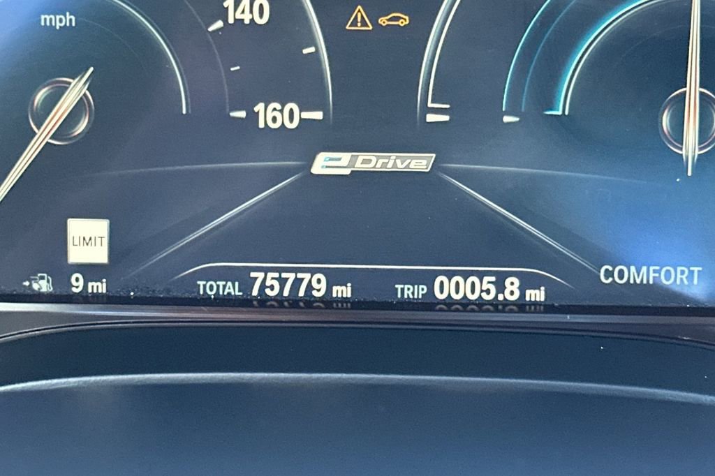 Used 2019 BMW 530e w/ M Sport Package image 29