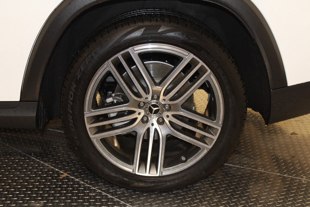 Certified 2025 Mercedes-Benz GLS 450 4MATIC image 15