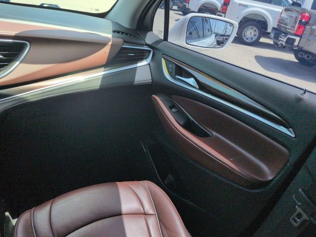 Used 2020 Buick Enclave Avenir w/ Avenir Technology Package AWD/4WD image 17