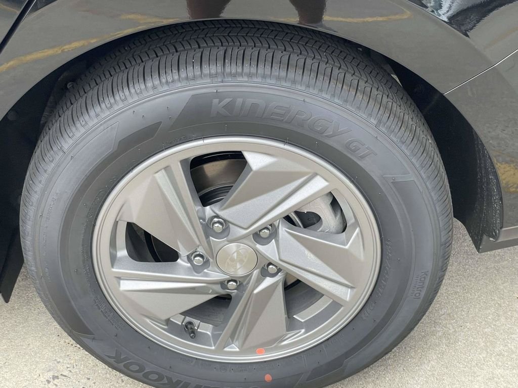 New 2026 Hyundai Elantra SE FWD image 7