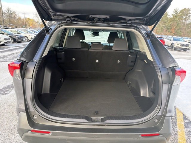 Used 2022 Toyota RAV4 XLE image 9