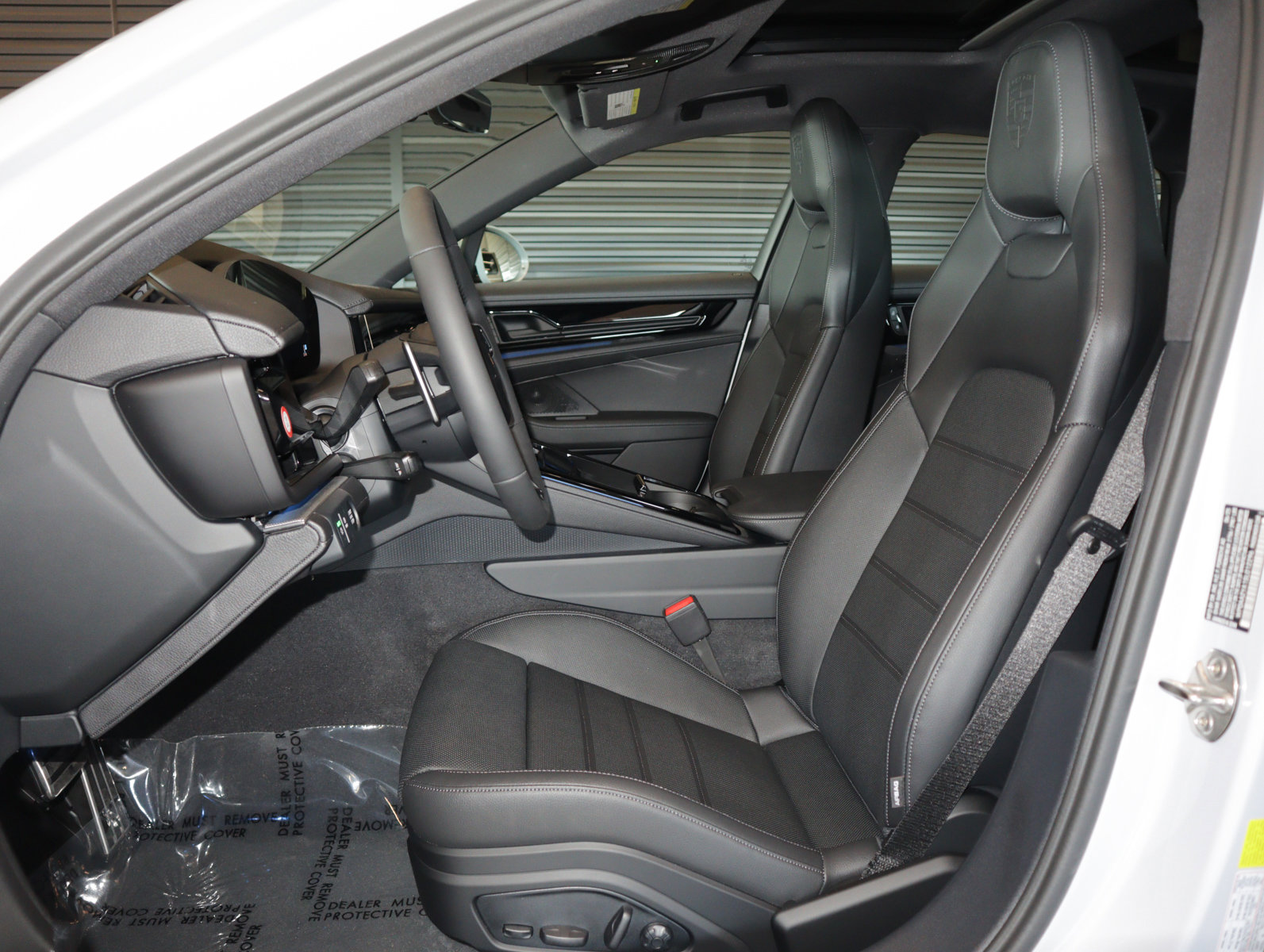 Used 2025 Porsche Panamera 4 image 5