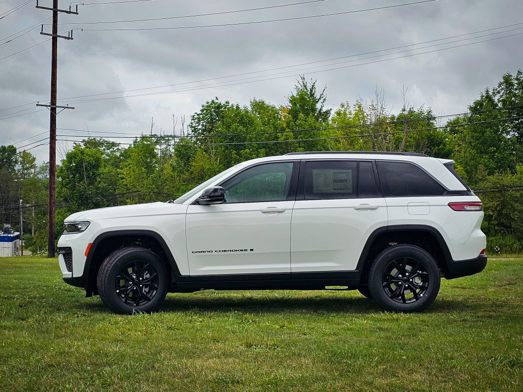 New 2026 Jeep Grand Cherokee Altitude AWD/4WD image 6