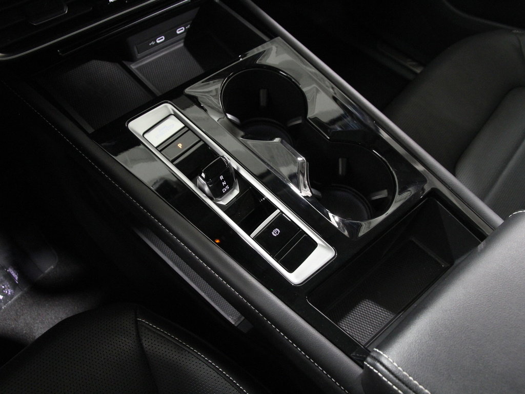 Used 2024 Volkswagen Atlas SEL image 16