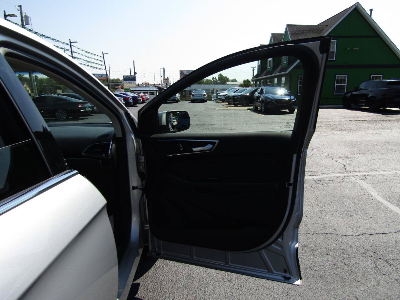 Used 2016 Ford Edge Titanium w/ Technology Package FWD image 23