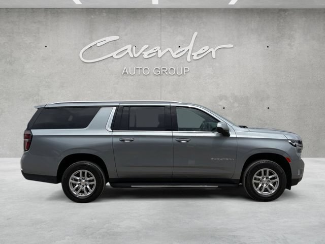 Used 2024 Chevrolet Suburban LT RWD image 17