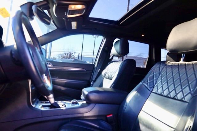 Used 2018 Jeep Grand Cherokee Limited image 18
