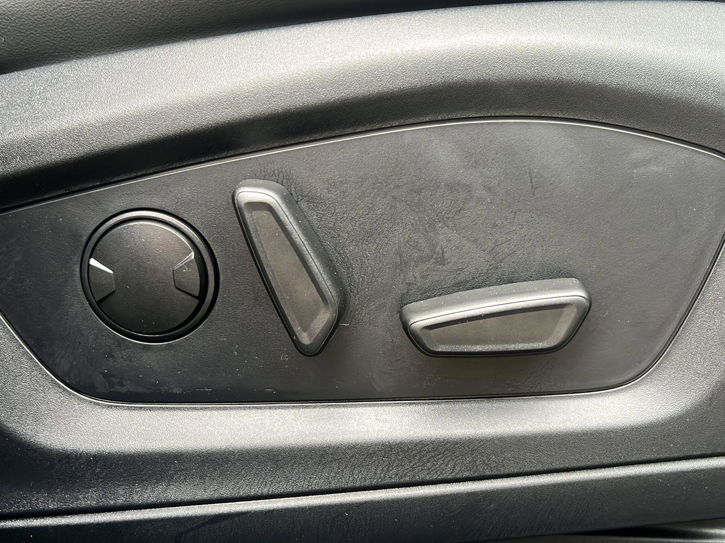 Used 2025 Ford Explorer Active w/ Active Comfort Package image 23