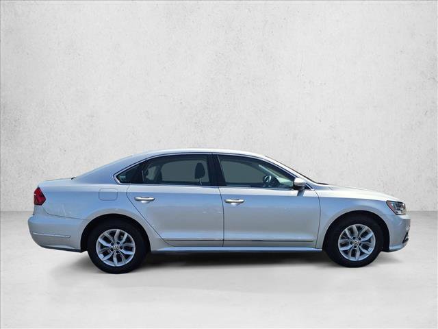 Used 2017 Volkswagen Passat 1.8T S FWD image 4