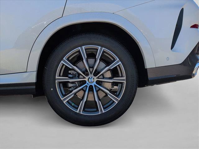 New 2027 BMW X6 xDrive40i w/ Climate Comfort Package AWD/4WD image 10