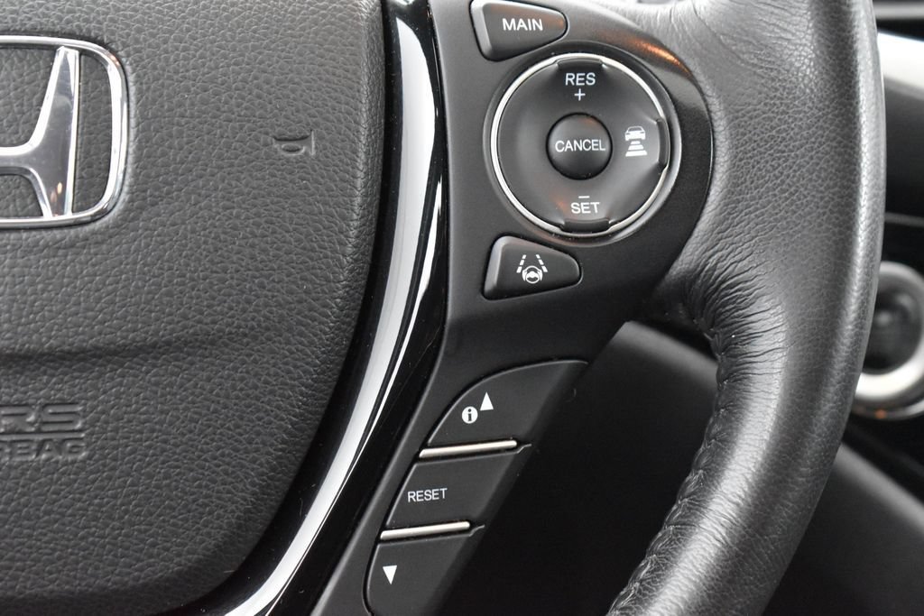 Used 2017 Honda Pilot Touring image 15