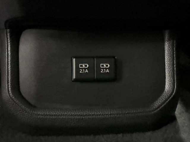 Used 2021 Toyota Highlander XLE image 49