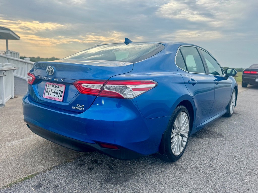 Used 2019 Toyota Camry XLE image 5
