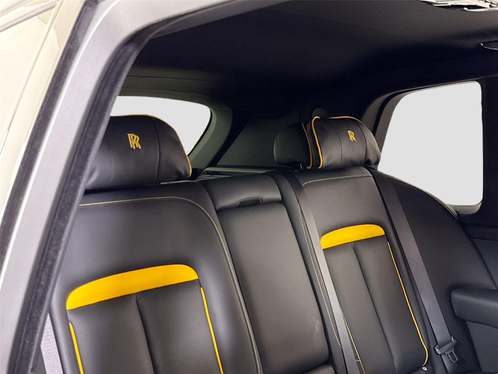Used 2022 Rolls-Royce Cullinan w/ Interior Detailing Package image 40