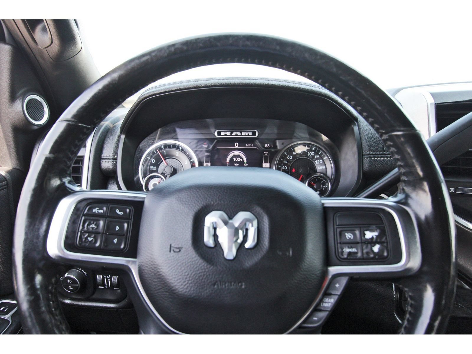 Used 2019 RAM 3500 Laramie AWD/4WD image 17