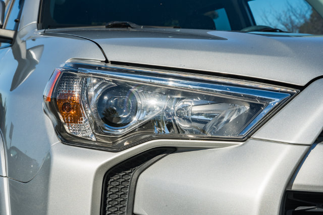 Used 2022 Toyota 4Runner SR5 AWD/4WD image 15