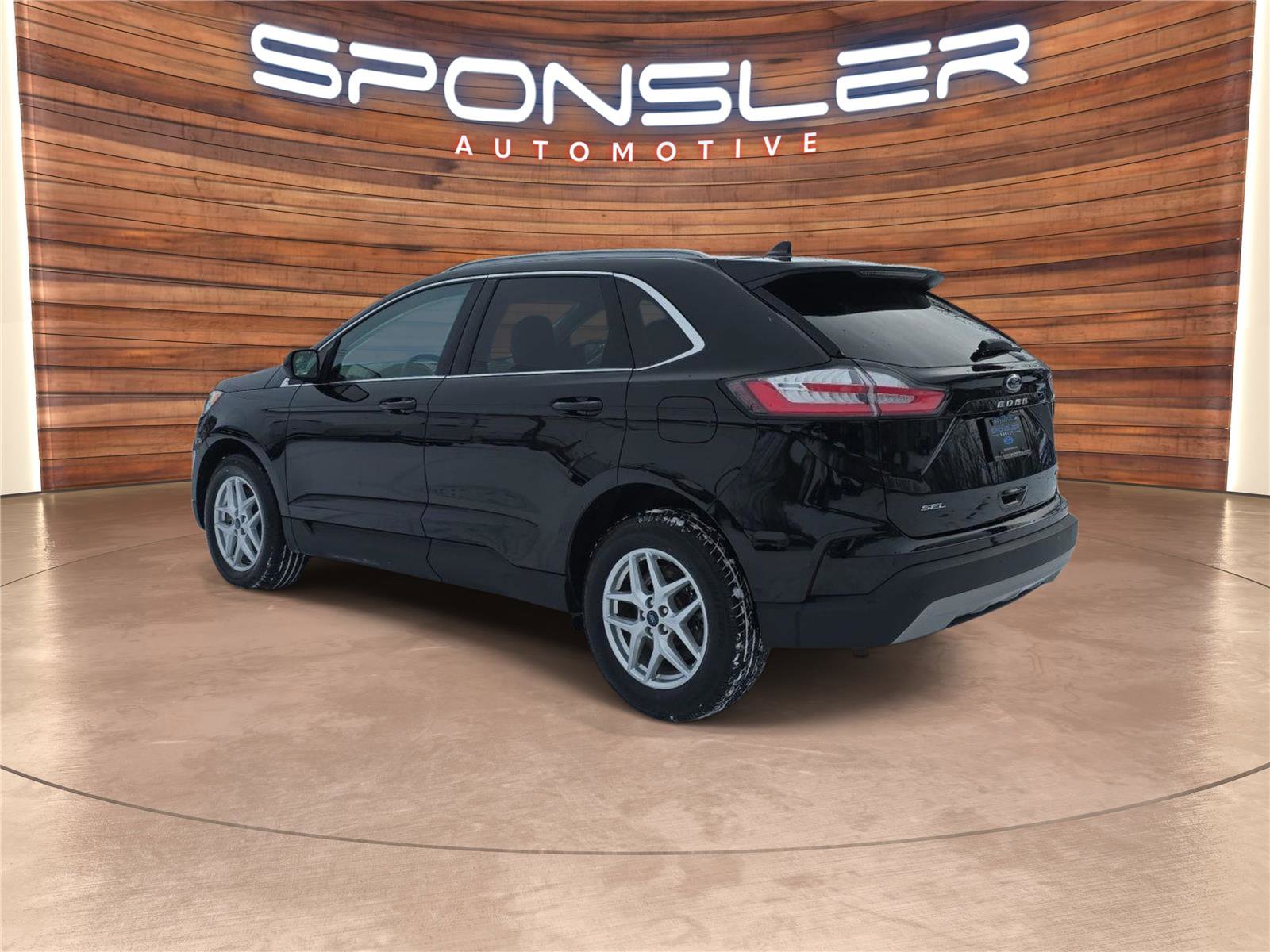 Used 2022 Ford Edge SEL w/ Convenience Package image 3