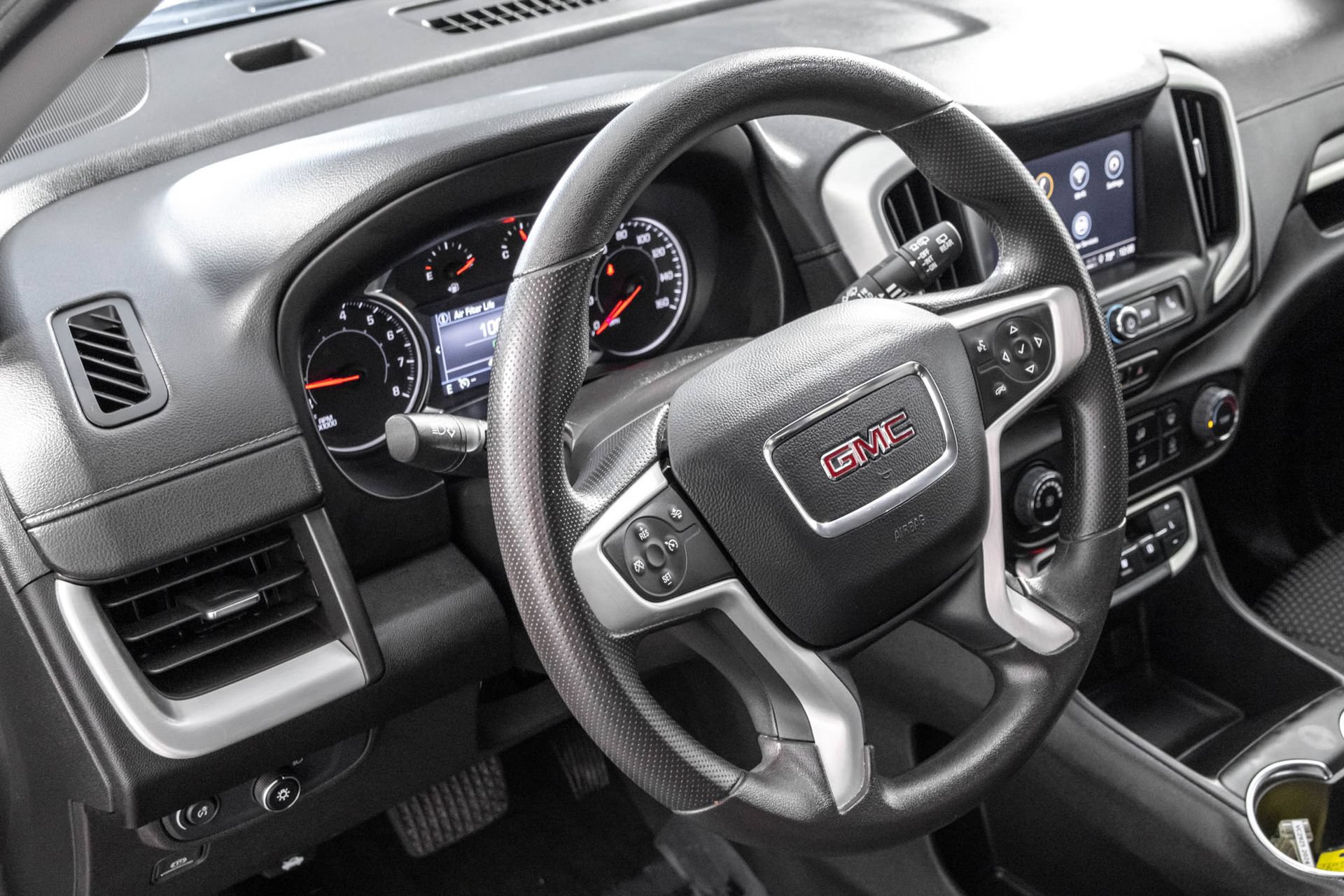 Used 2024 GMC Terrain SLE AWD/4WD image 33