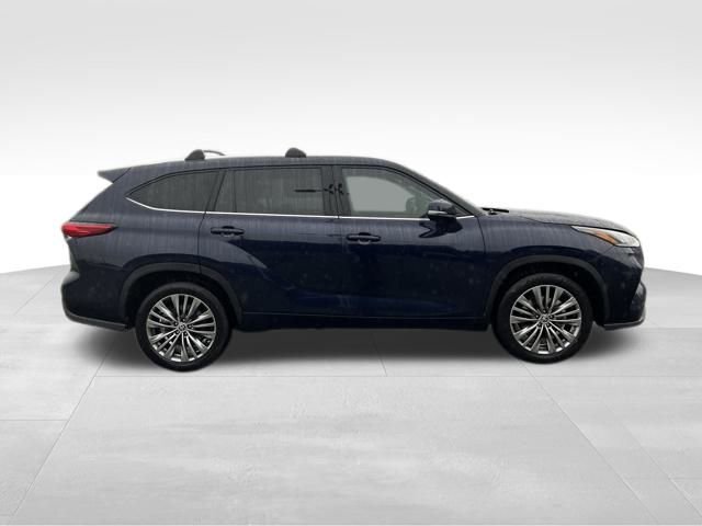 Used 2020 Toyota Highlander Platinum image 10