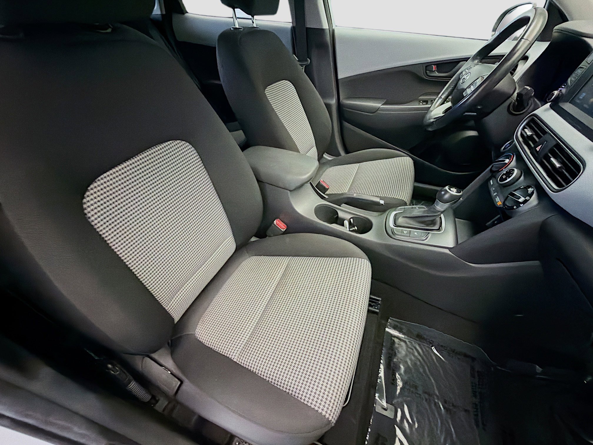 Used 2019 Hyundai Kona SEL w/ SEL Tech Package 02 FWD image 14