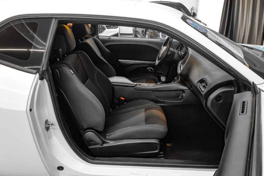 Used 2019 Dodge Challenger SXT w/ Blacktop Package RWD image 33