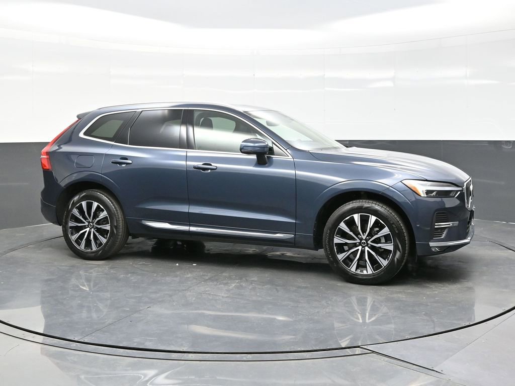 Used 2023 Volvo XC60 B5 Plus image 8