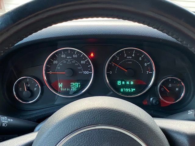 Used 2016 Jeep Wrangler Unlimited Rubicon w/ Dual Top Group image 37