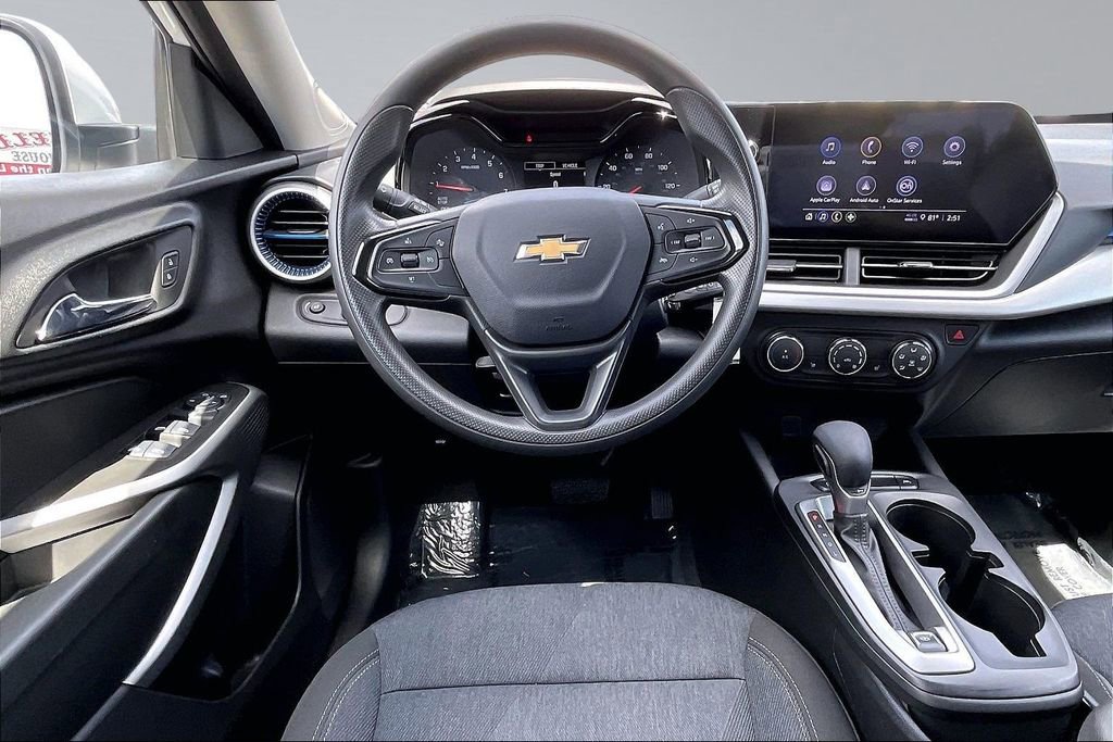 Used 2024 Chevrolet Trax LS w/ LS Convenience Package FWD image 5
