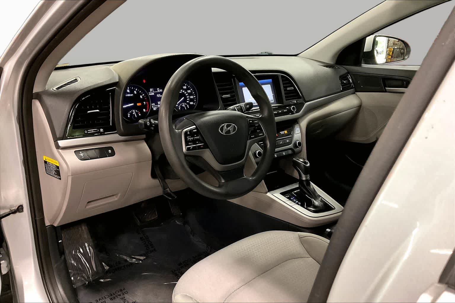 Used 2017 Hyundai Elantra SE FWD image 17