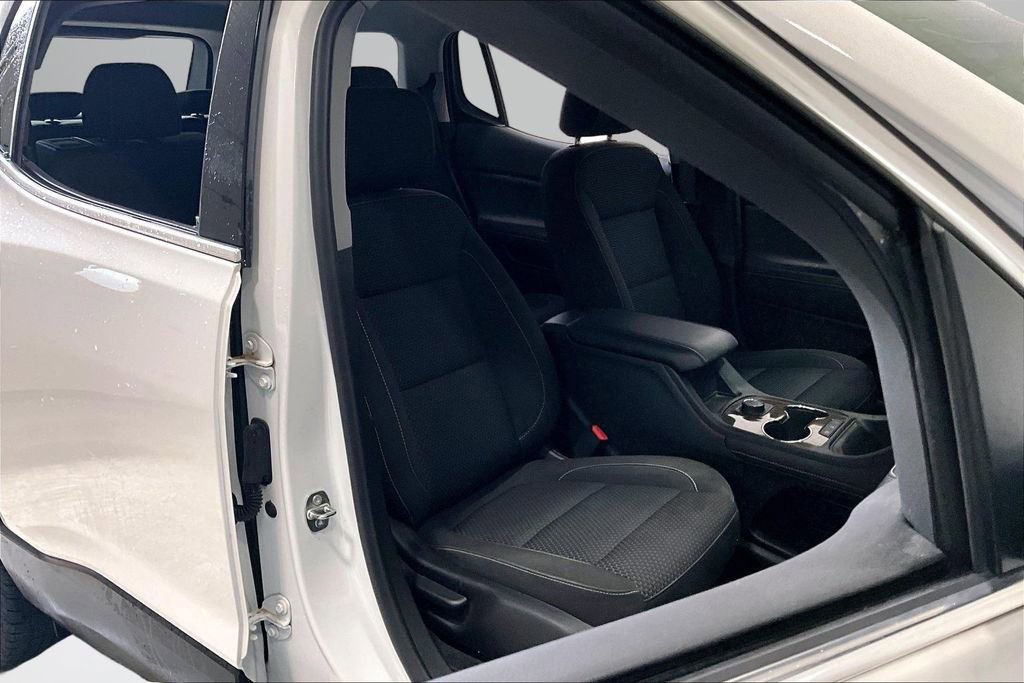 Used 2023 GMC Acadia SLE w/ LPO, Floor Liner Package FWD image 28