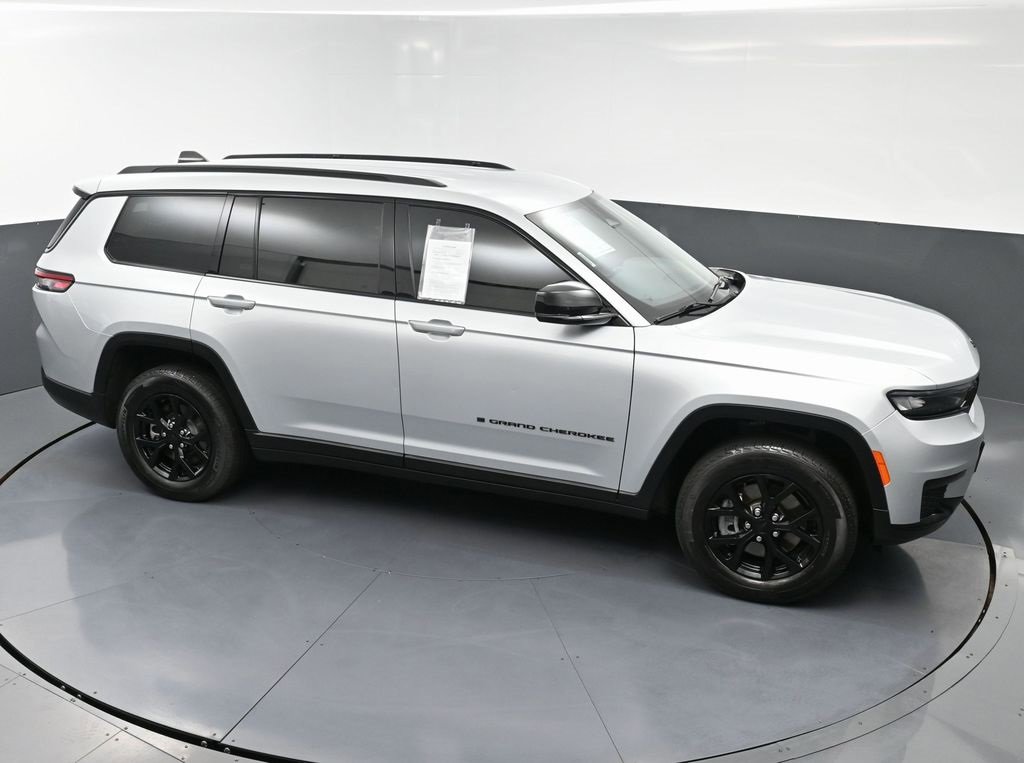 Used 2024 Jeep Grand Cherokee L Laredo image 49