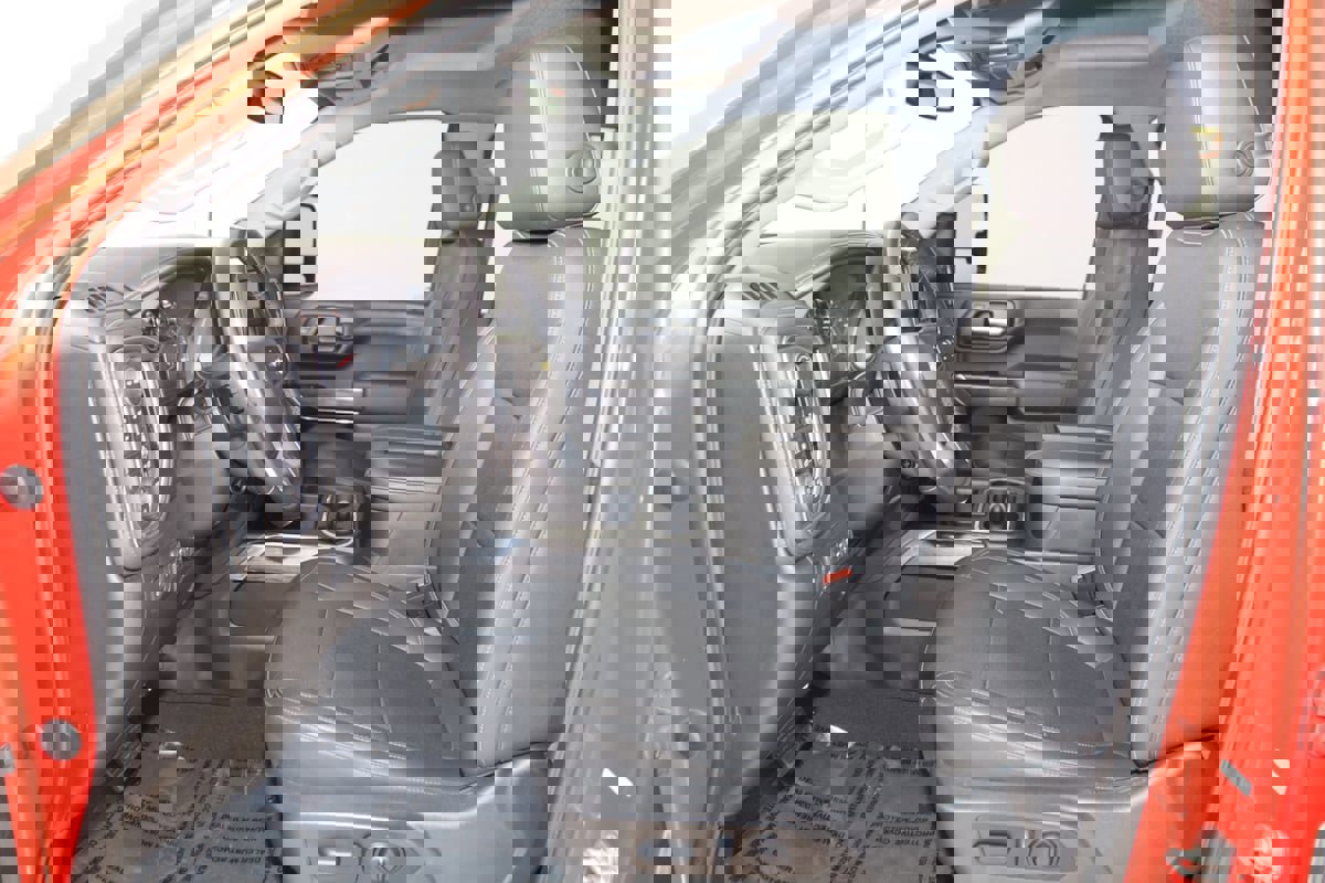 Used 2022 Chevrolet Silverado 2500 LTZ w/ LTZ Plus Package image 10