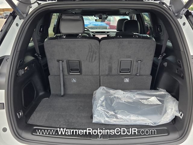 New 2026 Jeep Grand Cherokee L Limited RWD image 11