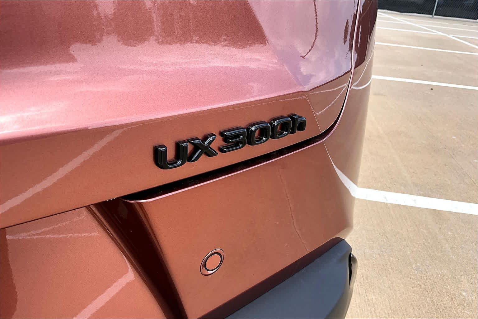 New 2026 Lexus UX 300h FWD image 15
