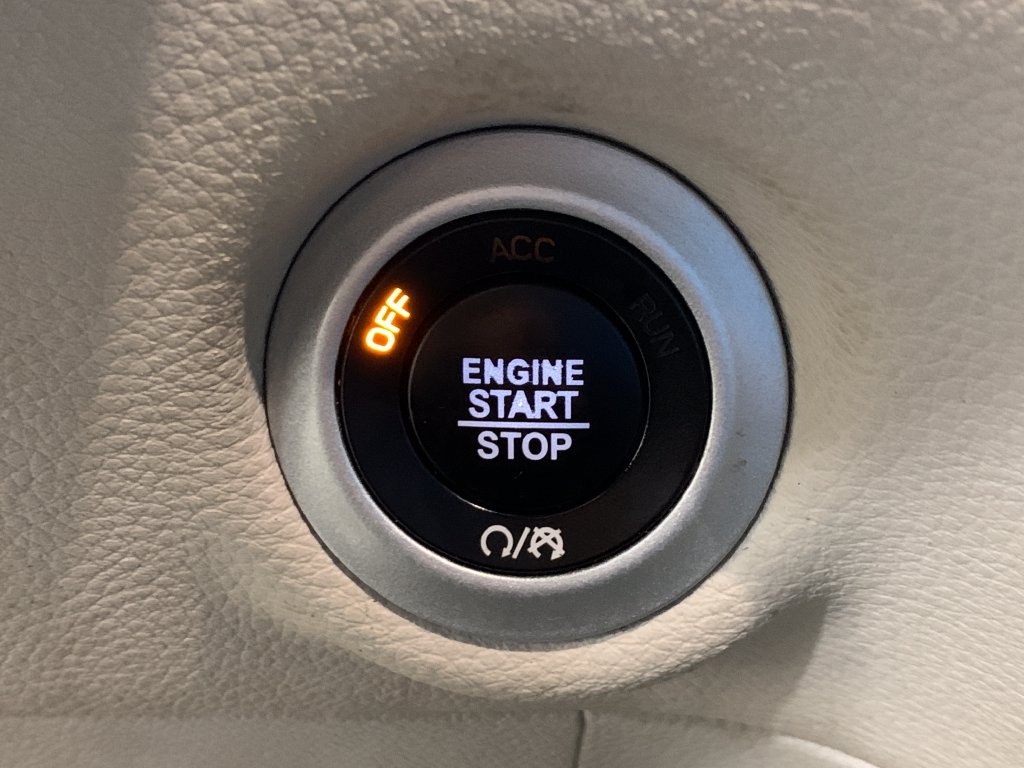 Used 2019 Chrysler Pacifica Limited FWD image 16