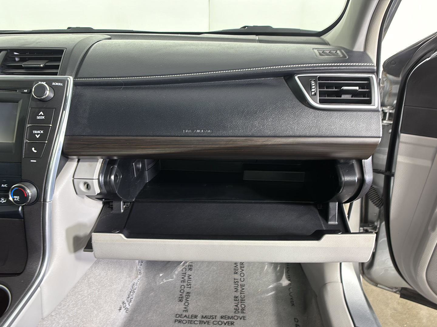 Used 2015 Toyota Camry LE FWD image 26